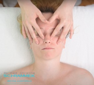 Dr. med Christine Schrammek kozmetikai pontmasszázs videó